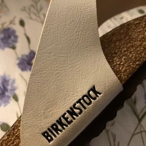 NWT Gizeh Birkenstock in pearl white sz 41